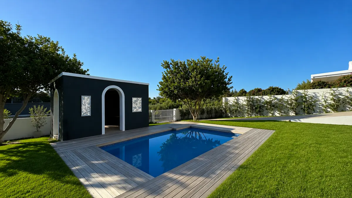 Ark de Triomphe private pool and lawn